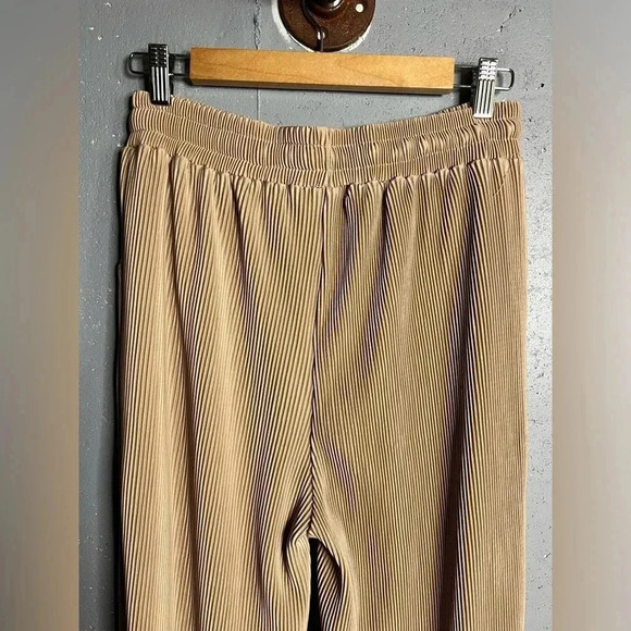 JLUXLABEL  NWT Accordion fully lined wide leg pants in size XL - Picture 3 of 9